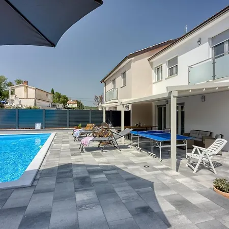 Villa Manda With Private Pool