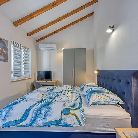 Manda With Private Pool Villa *