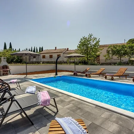 Villa Manda With Private Pool