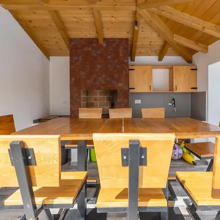 Manda With Private Pool Vila *