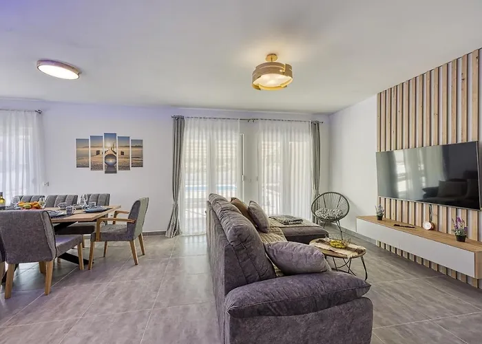 Manda With Private Pool *