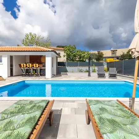 Manda With Private Pool *