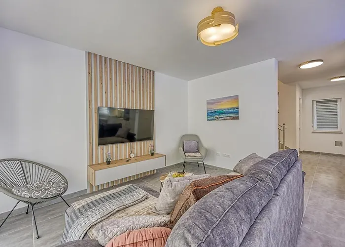 Manda With Private Pool * ロヴィンスコ・セロ